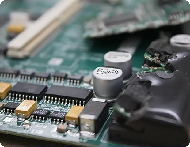 壊れた電子基板