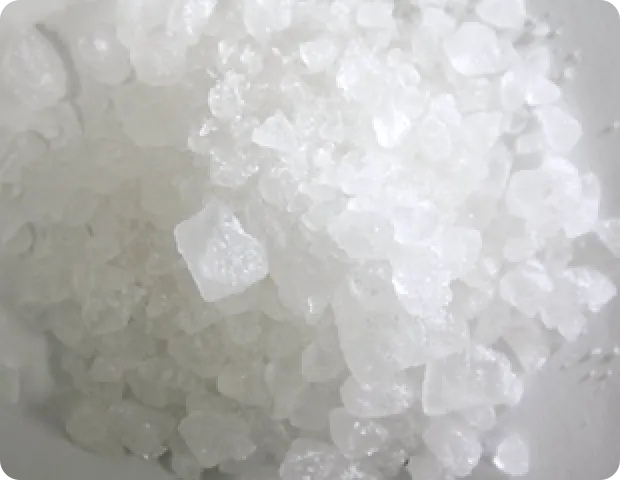 白い結晶のクローズアップ画像